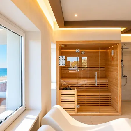 Palazzo Caveja 3* Rimini